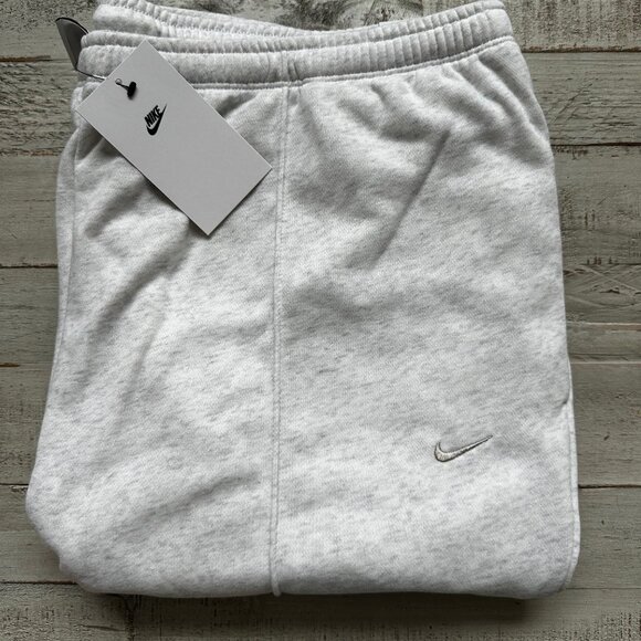Nike Sportswear Womens Light Gray Joggers Sweatpants NWT - Picture 2 of 5